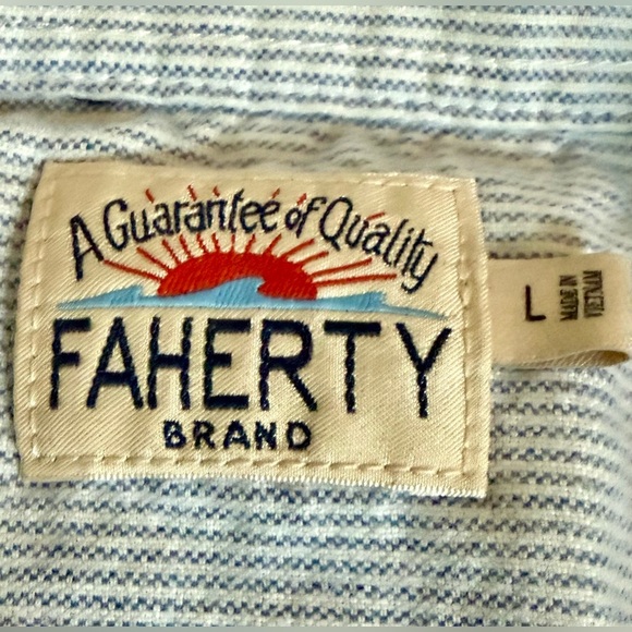EUC Faherty Brand Button-Up Shirt Men’s Large | Heather Blue Coastal Oxford - Picture 12 of 12